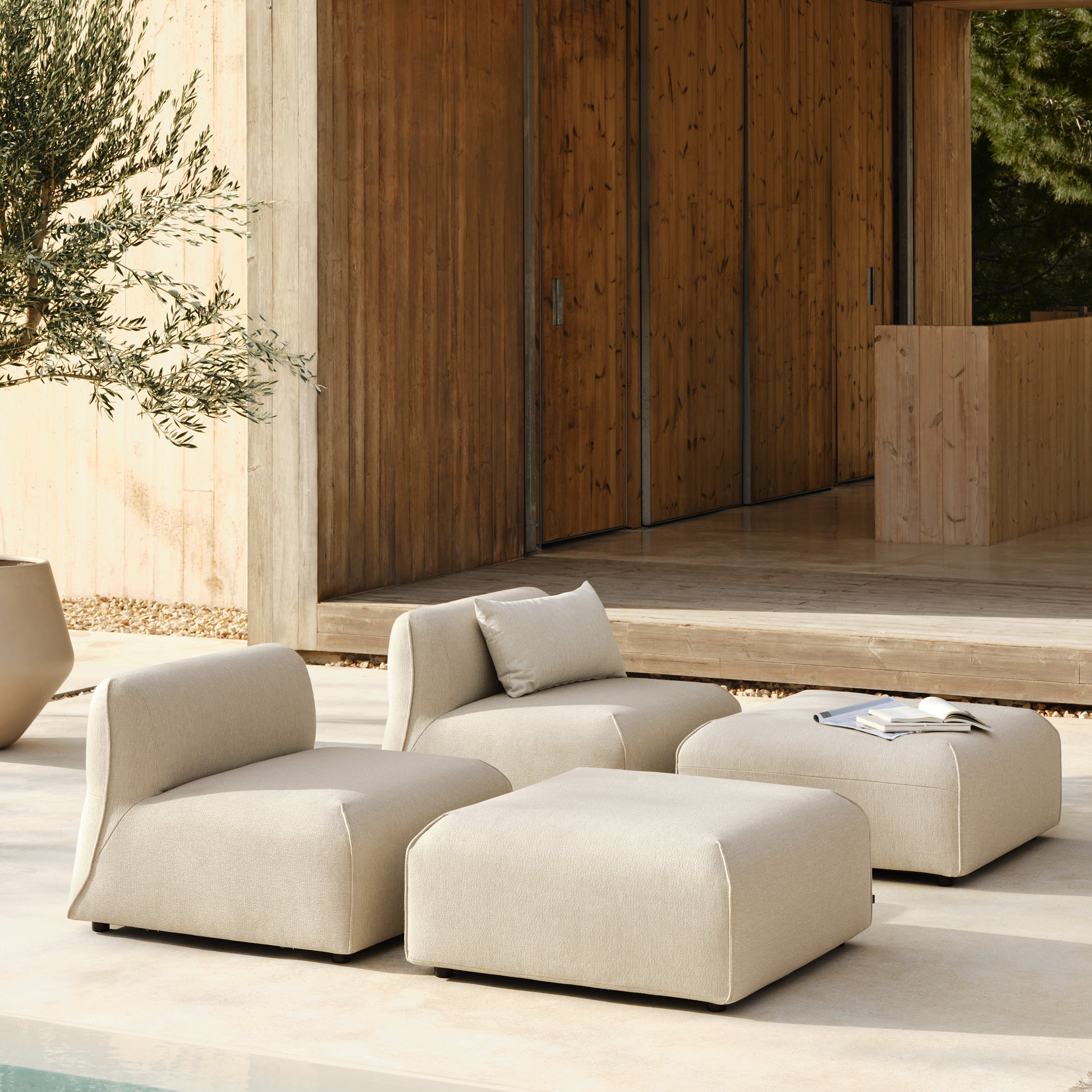 Arke Lounge & Ottoman