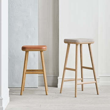 BOLIA Flor Barstools, ambient 1