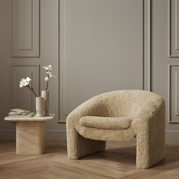 BOLIA Mielo Armchair in Vella Sheepskin Beige, ambient