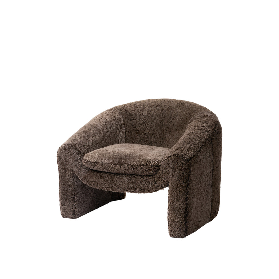 BOLIA Mielo Armchair in Vella Sheepskin Brown, front turned